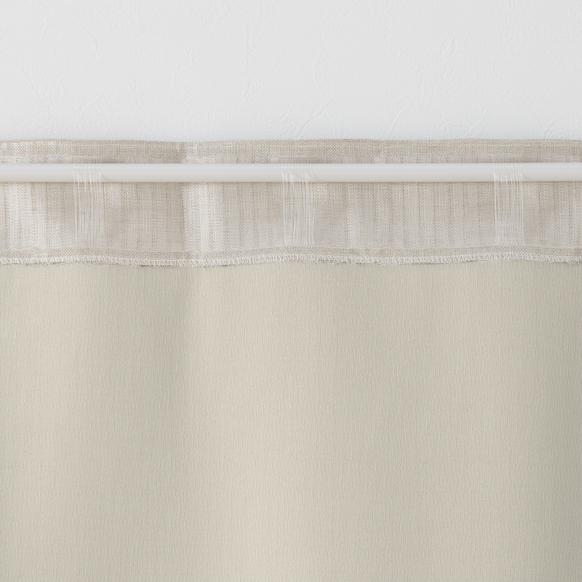 ポリエステルななこ織（防炎・遮光）ノンプリーツカーテン／ベージュ