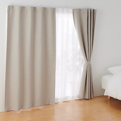 【遮光２級】ポリエステルななこ織（防炎・遮光）ノンプリーツカーテン／ベージュ