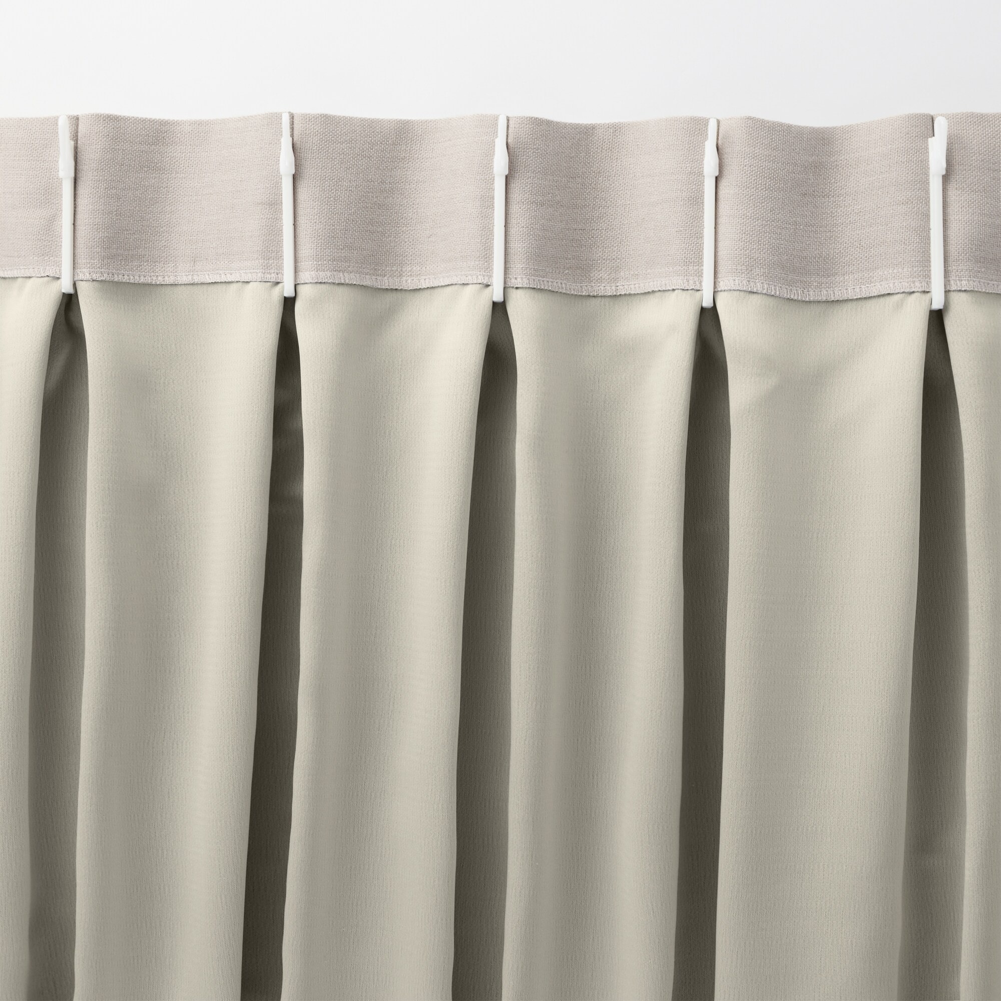 ポリエステルななこ織（防炎・遮光）プリーツカーテン2倍ヒダ