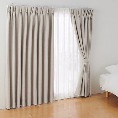 【遮光２級】ポリエステルななこ織（防炎・遮光）プリーツカーテン２倍ヒダ／ベージュ
