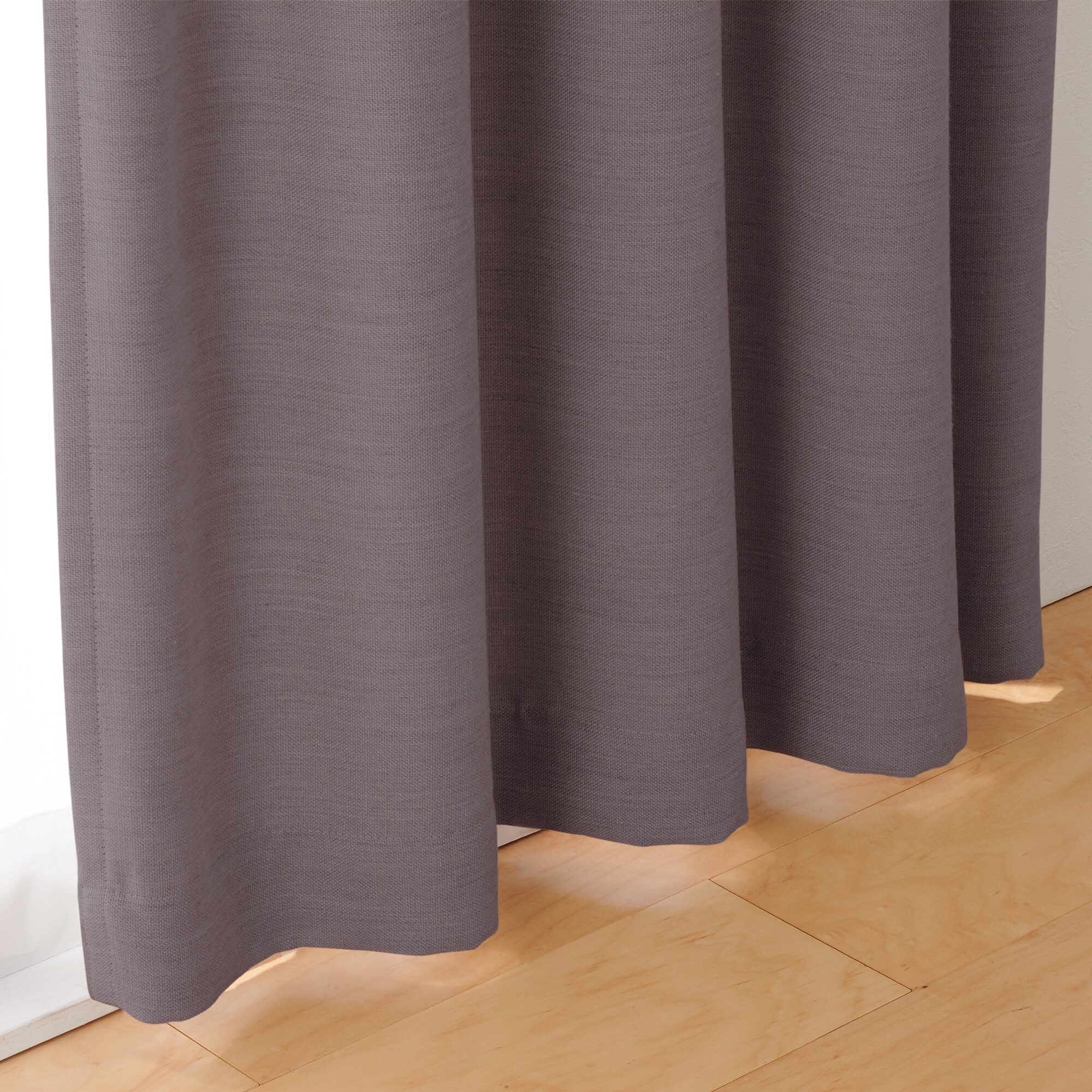 ポリエステルななこ織（防炎・遮光）ノンプリーツカーテン／ブラウン