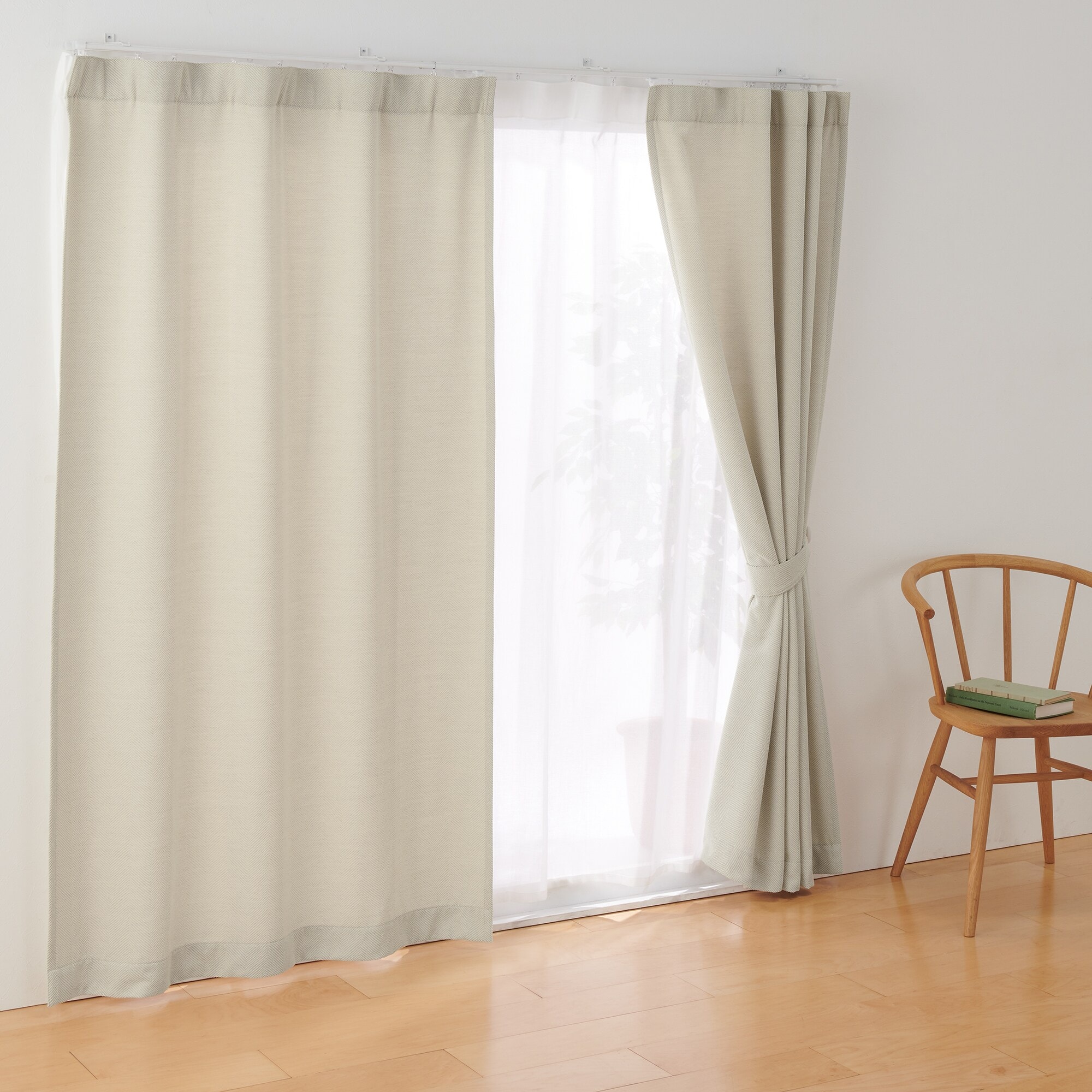 ポリエステルシェニールヘリンボーン（防炎）ノンプリーツカーテン／アイボリー