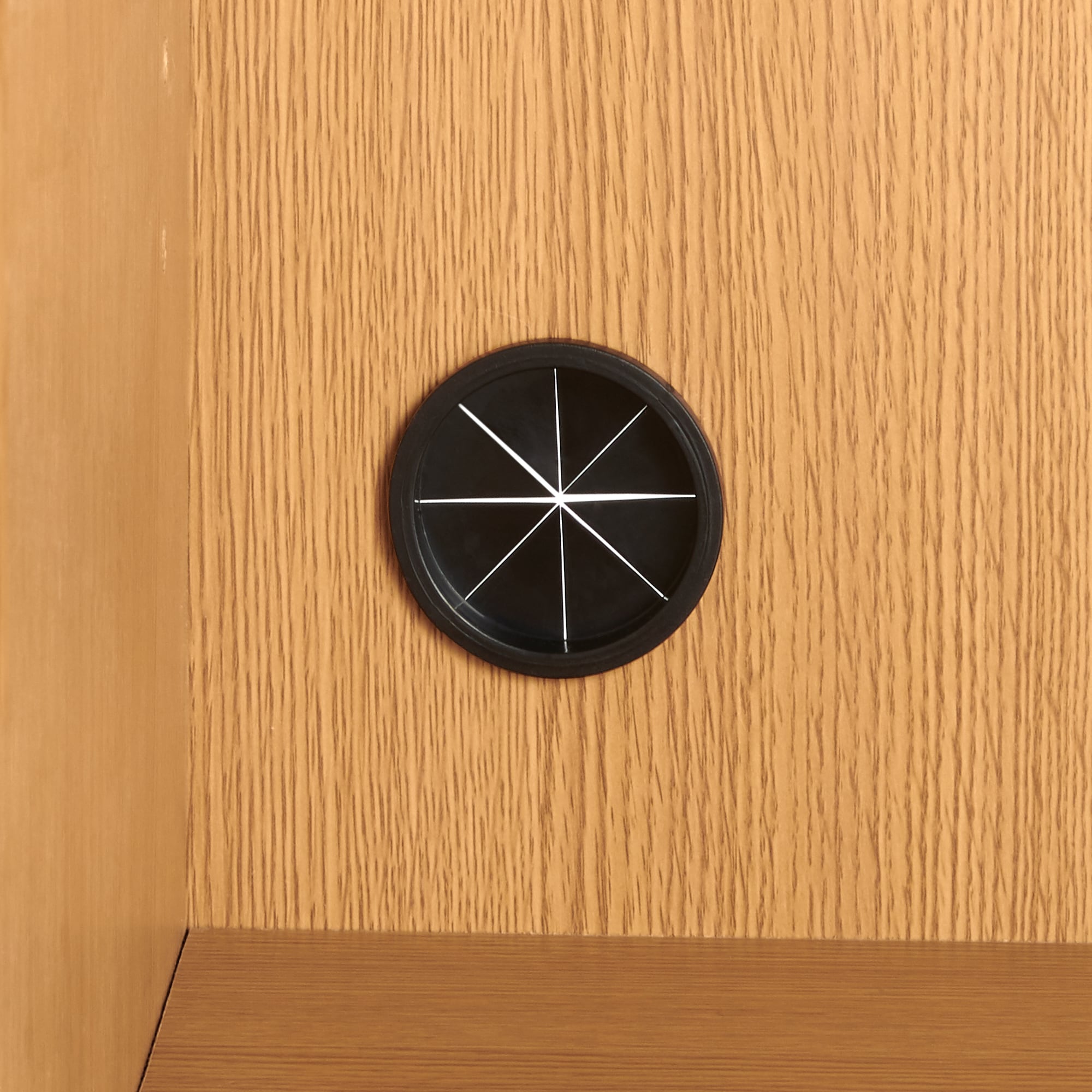 木製キャビネット・木扉・ウォールナット材