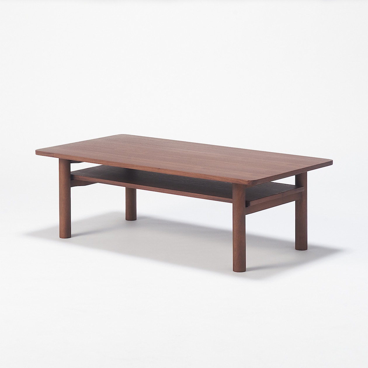 無印良品(MUJI)のウォールナット無垢材 ローテーブルです