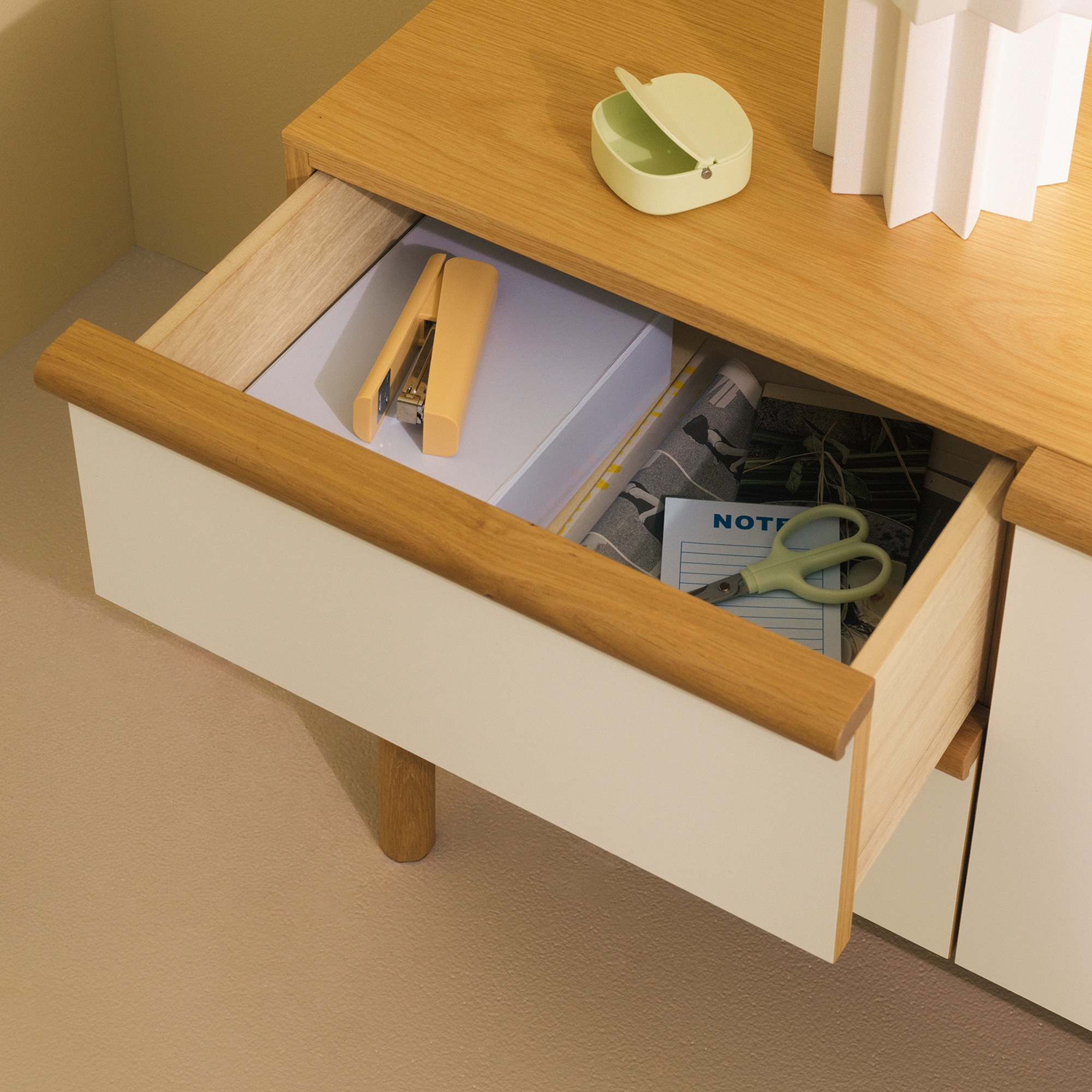 マントルピースSc型(ぽむぽむ)　送料込　組立タイプ IDEE］STILT SIDEBOARD L White | 無印良品