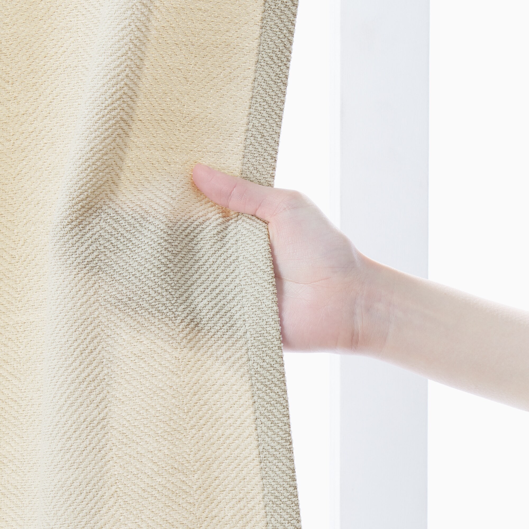 ポリエステルシェニールヘリンボーン（防炎）プリーツ２倍／アイボリー