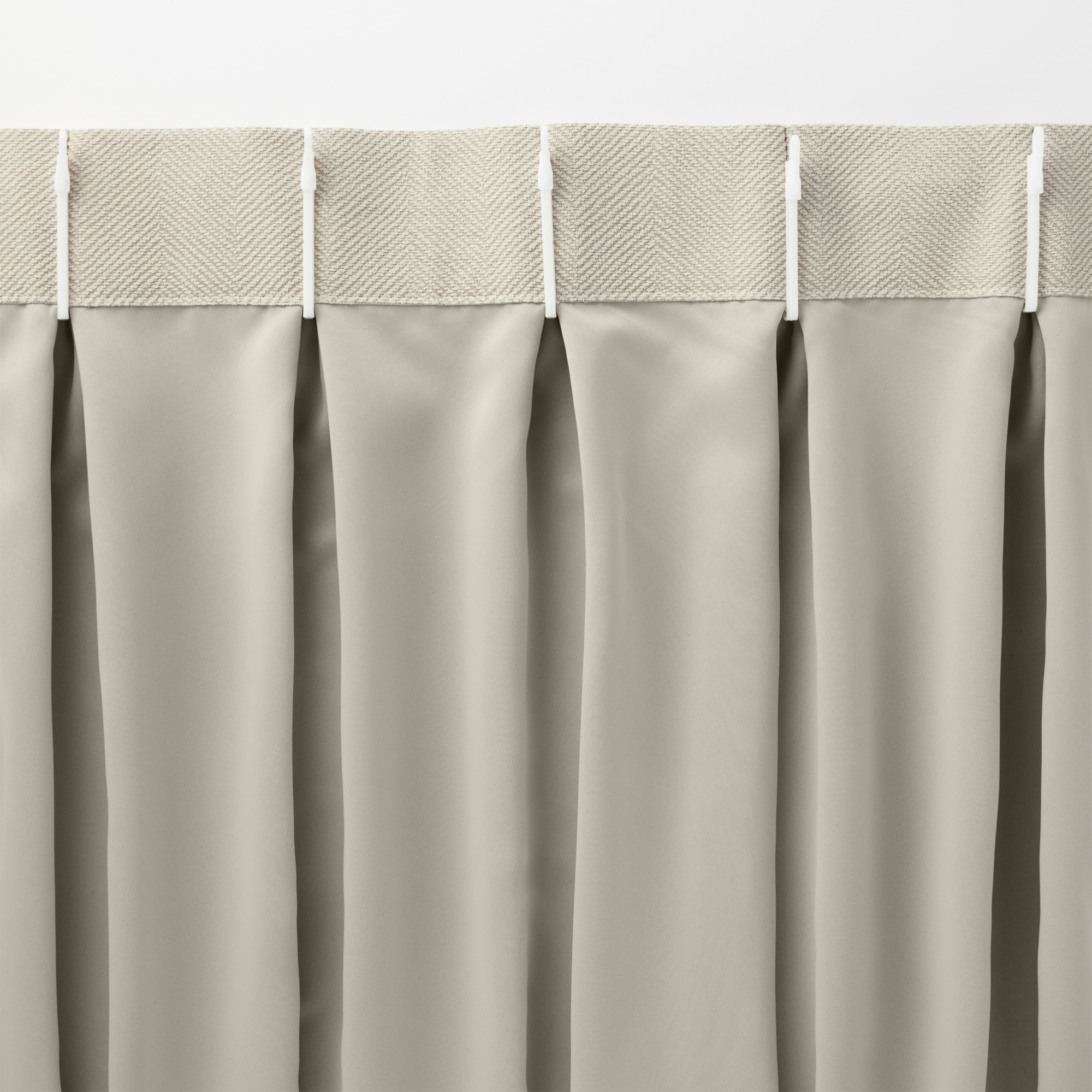 ポリエステルシェニールヘリンボーン（防炎）プリーツ2倍／遮光裏地付