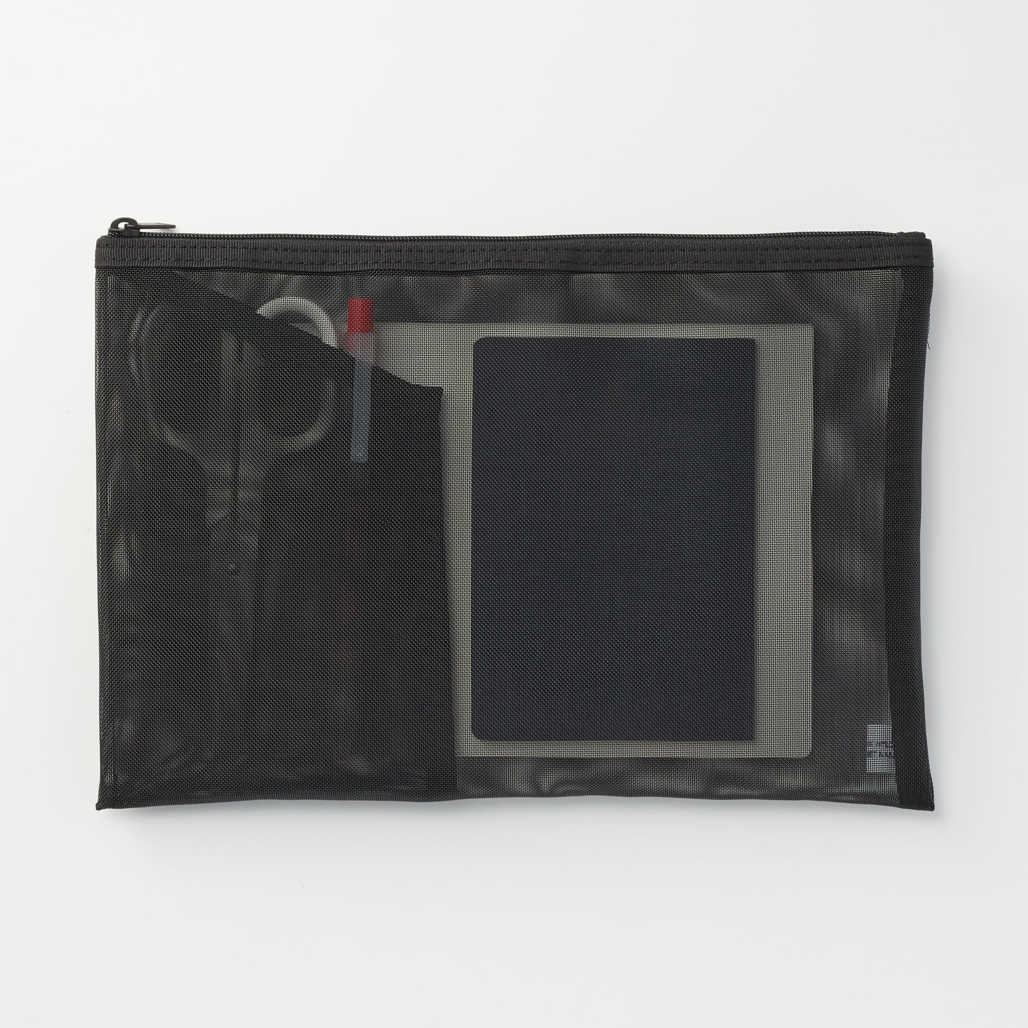 ナイロンメッシュケース・ポケット付き