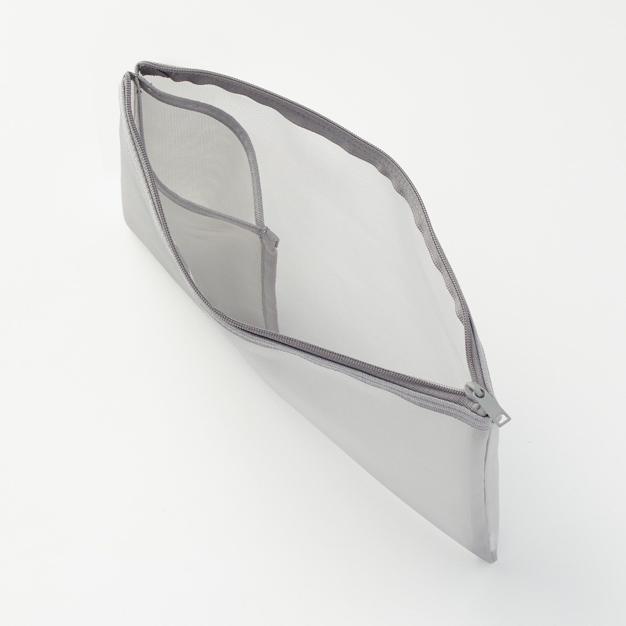 ナイロンメッシュケース・ポケット付き