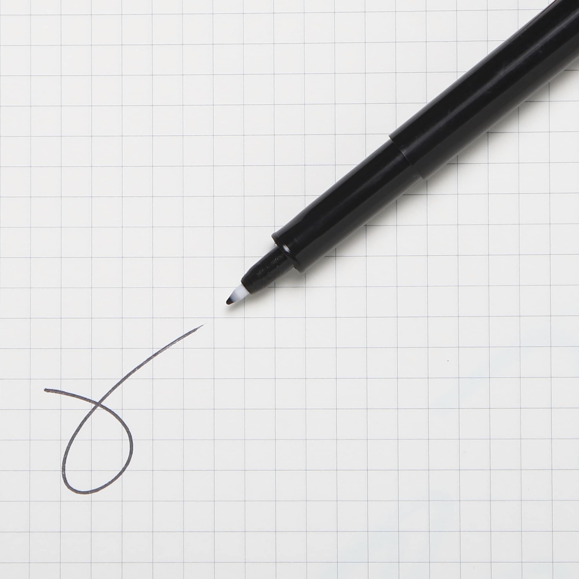 油性マーカー・細字／黒