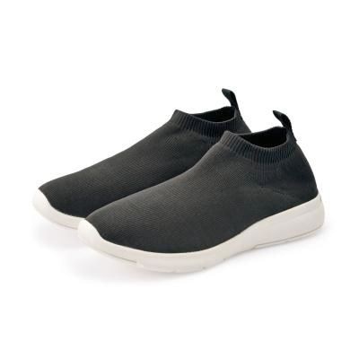 防水シート使いかかとの衝撃を吸収するスリッポンスニーカー