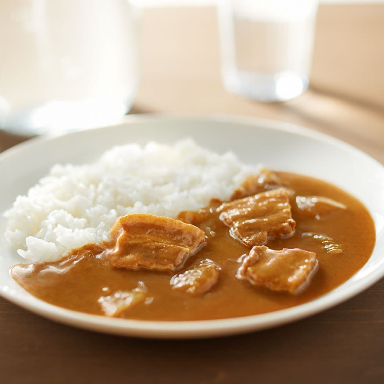 素材を生かした　辛くない　国産玉ねぎと豚肉のカレー