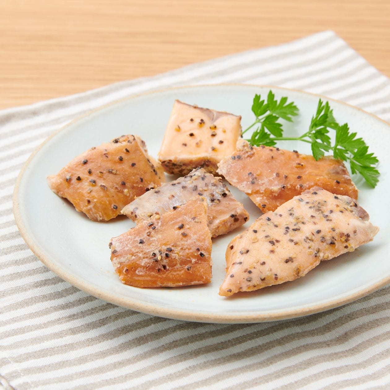 サーモンのスモーク ブラックペッパー 80g おかず 素材を生かしたお惣菜 冷凍食品 通販 無印良品 サーモンのスモーク ブラックペッパー 80g おかず 素材を生かしたお惣菜 冷凍食品 通販 無印良品
