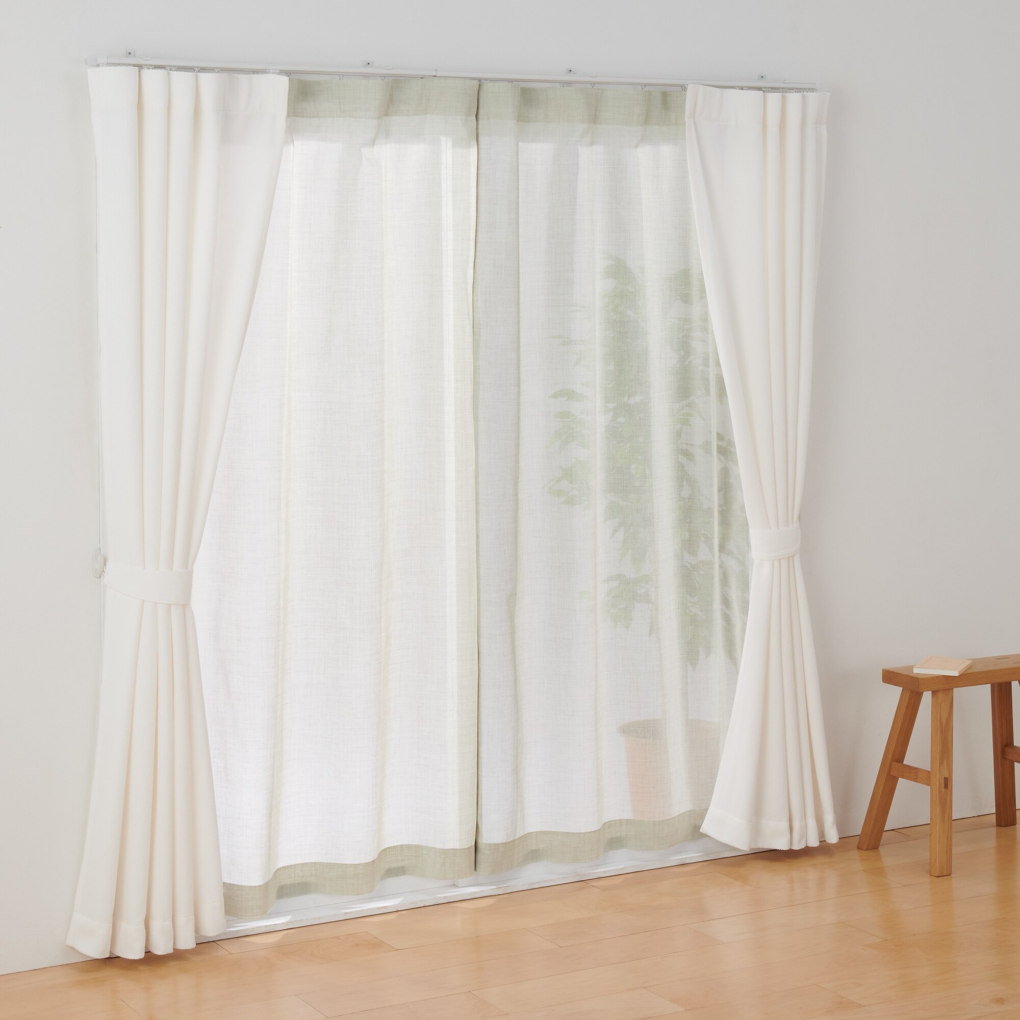 ポリエステル杢調ボイルノンプリーツカーテン／アイボリー