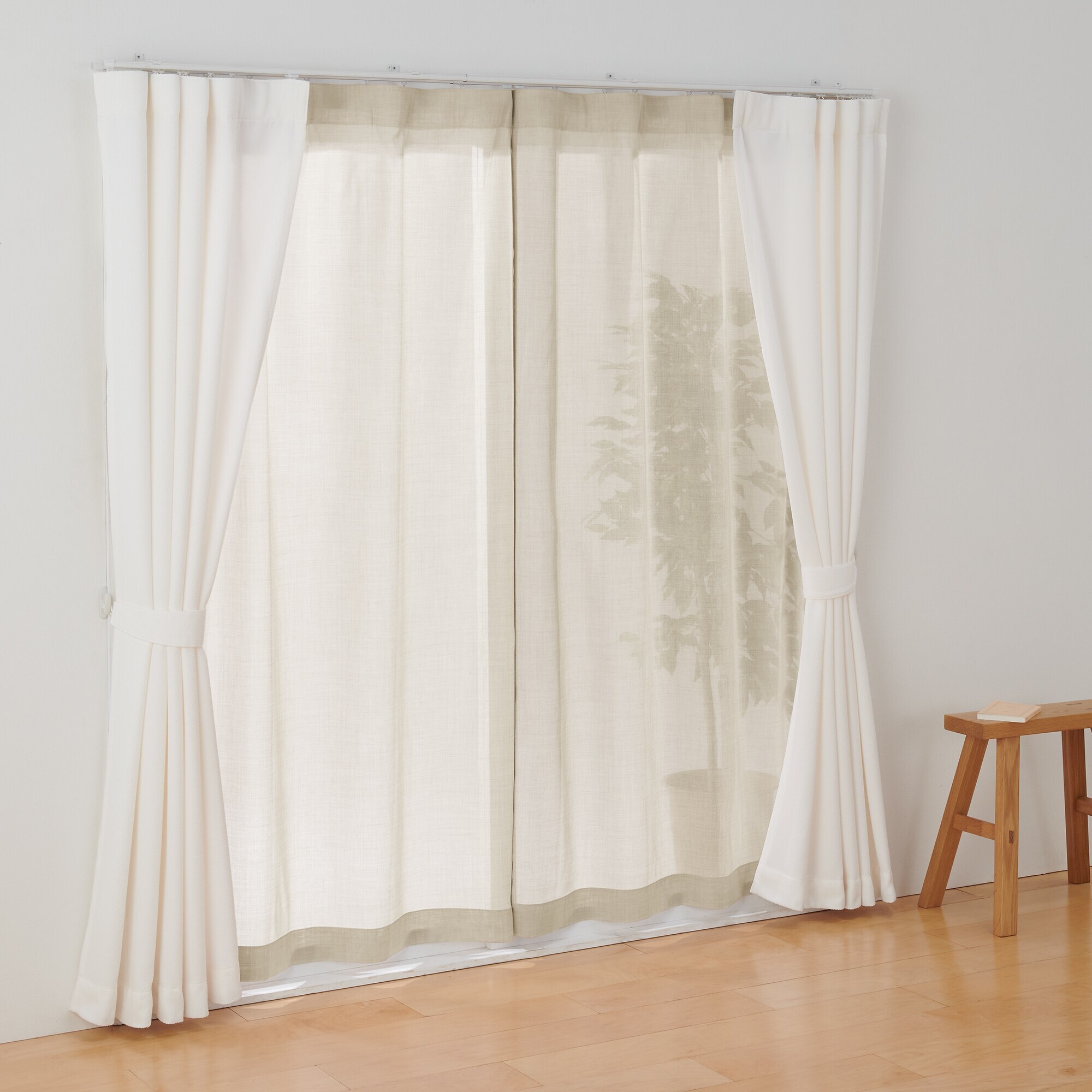 ポリエステル杢調ボイルノンプリーツカーテン／ベージュ