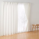 ポリエステルシェニールヘリンボーン（防炎）プリーツカーテン／オフ白
