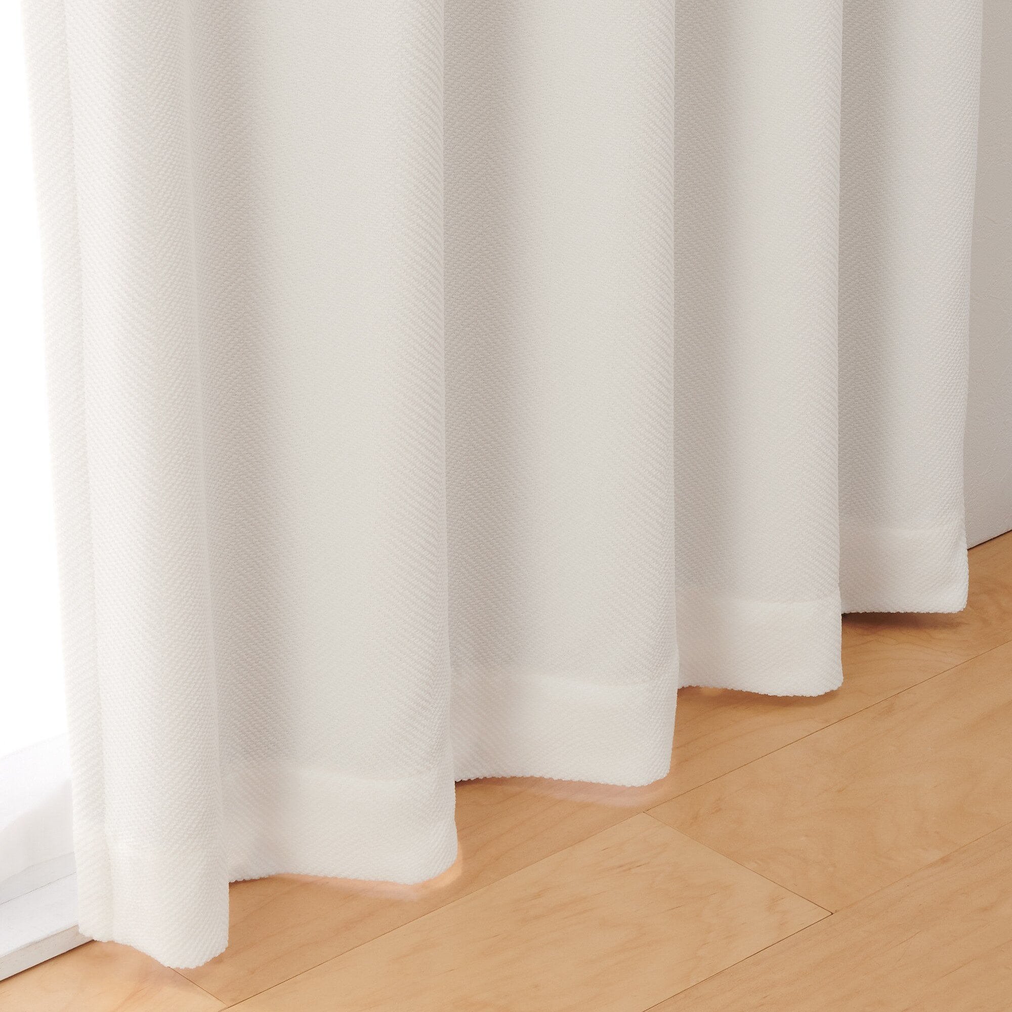 ポリエステルシェニールヘリンボーン（防炎）ノンプリーツカーテン／遮光裏地付／オフ