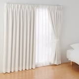 ポリエステルシェニールヘリンボーン（防炎）プリーツ２倍／遮光裏地付／オフ白