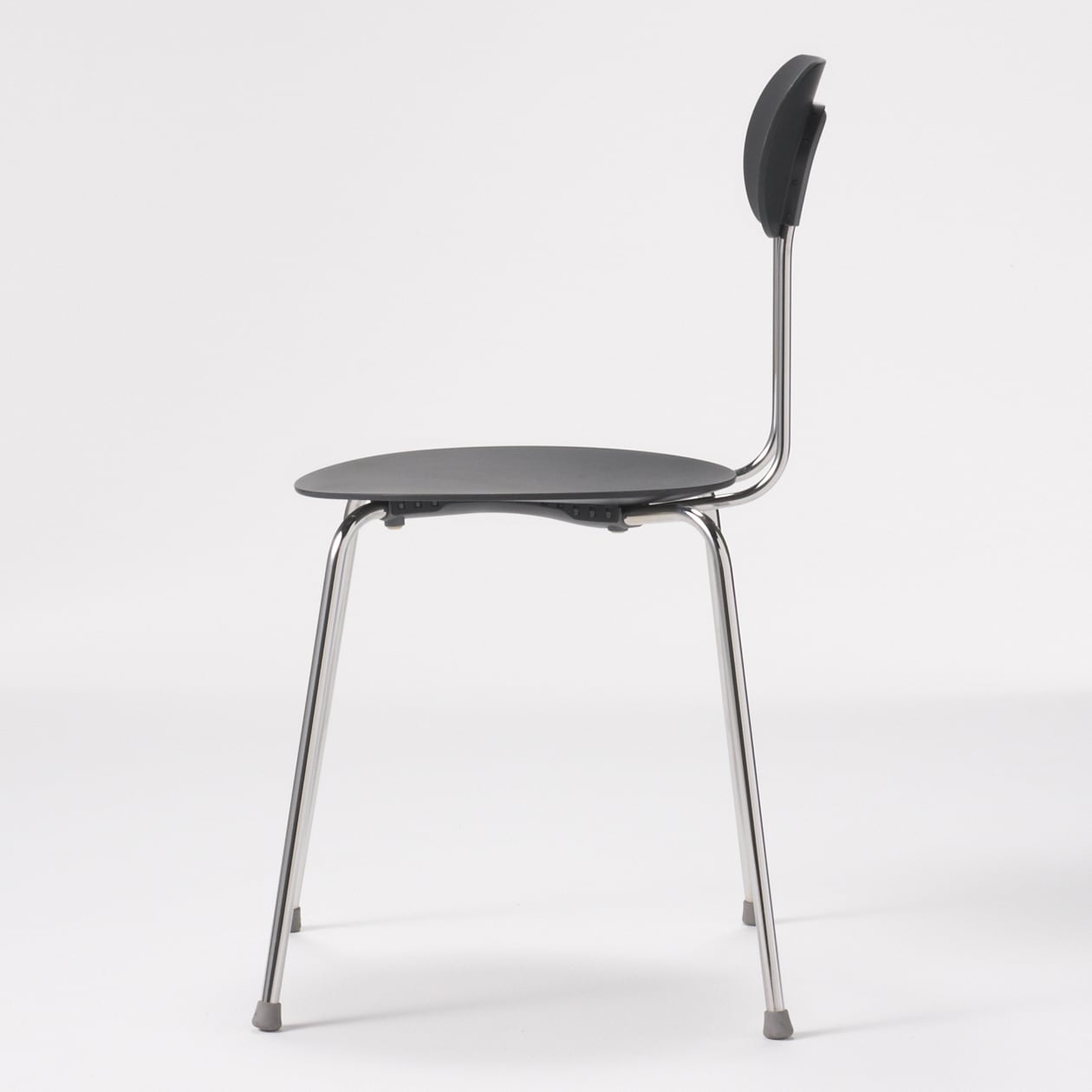 スチールチェア・樹脂座（ダークグレー）