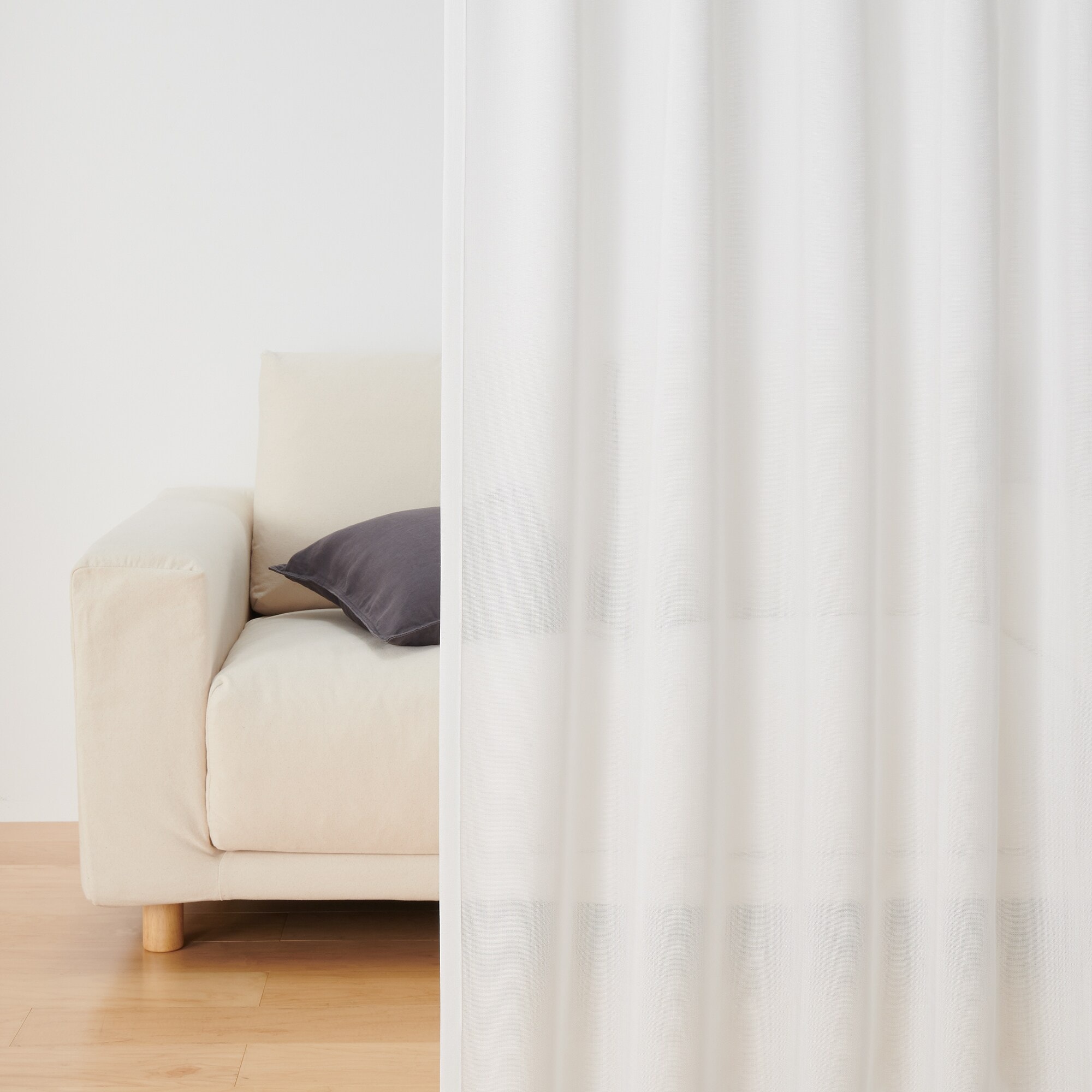 ポリエステル擬紗（防炎）プリーツカーテン／オフ白