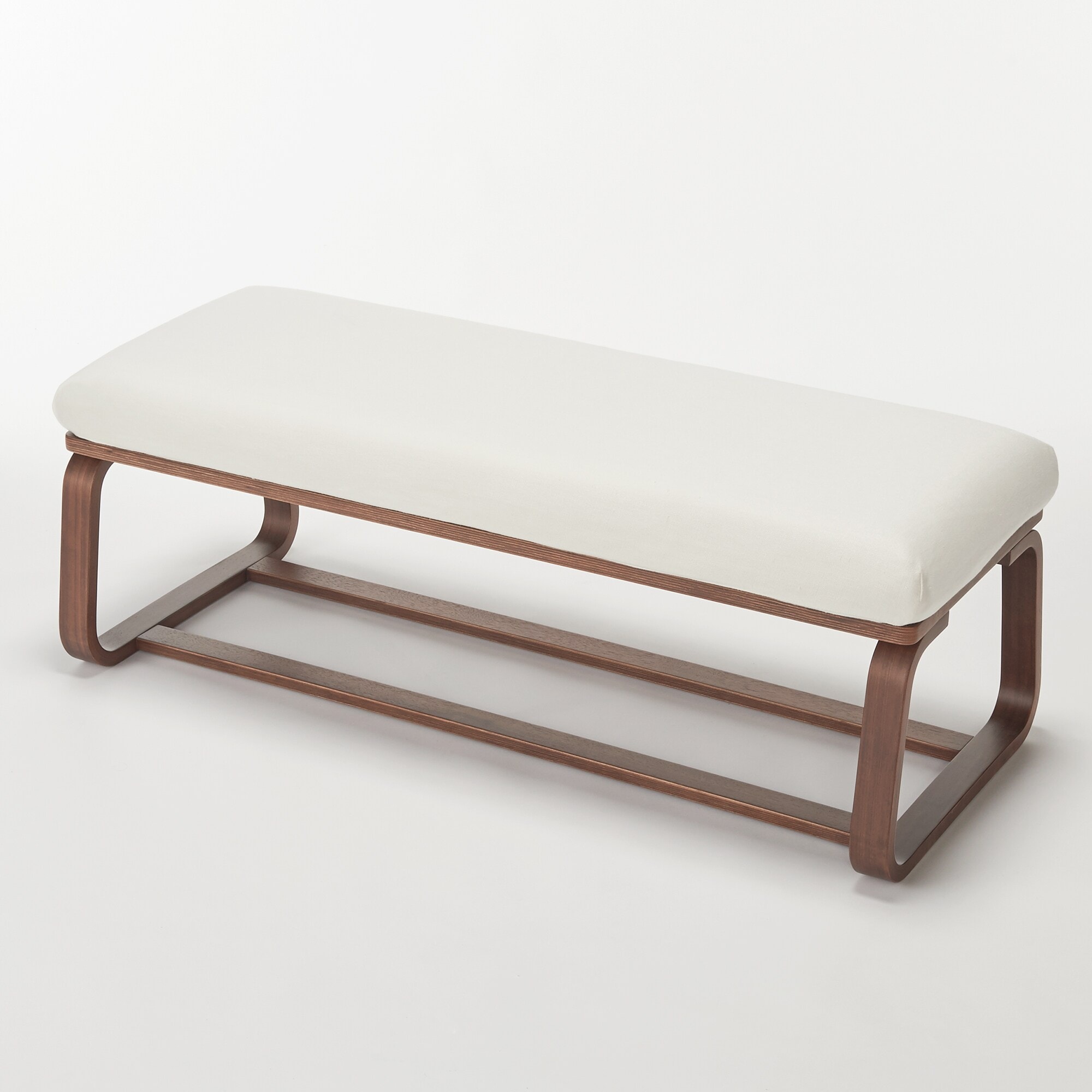 リビングでもダイニングでもつかえるベンチ・１・ウォールナット材