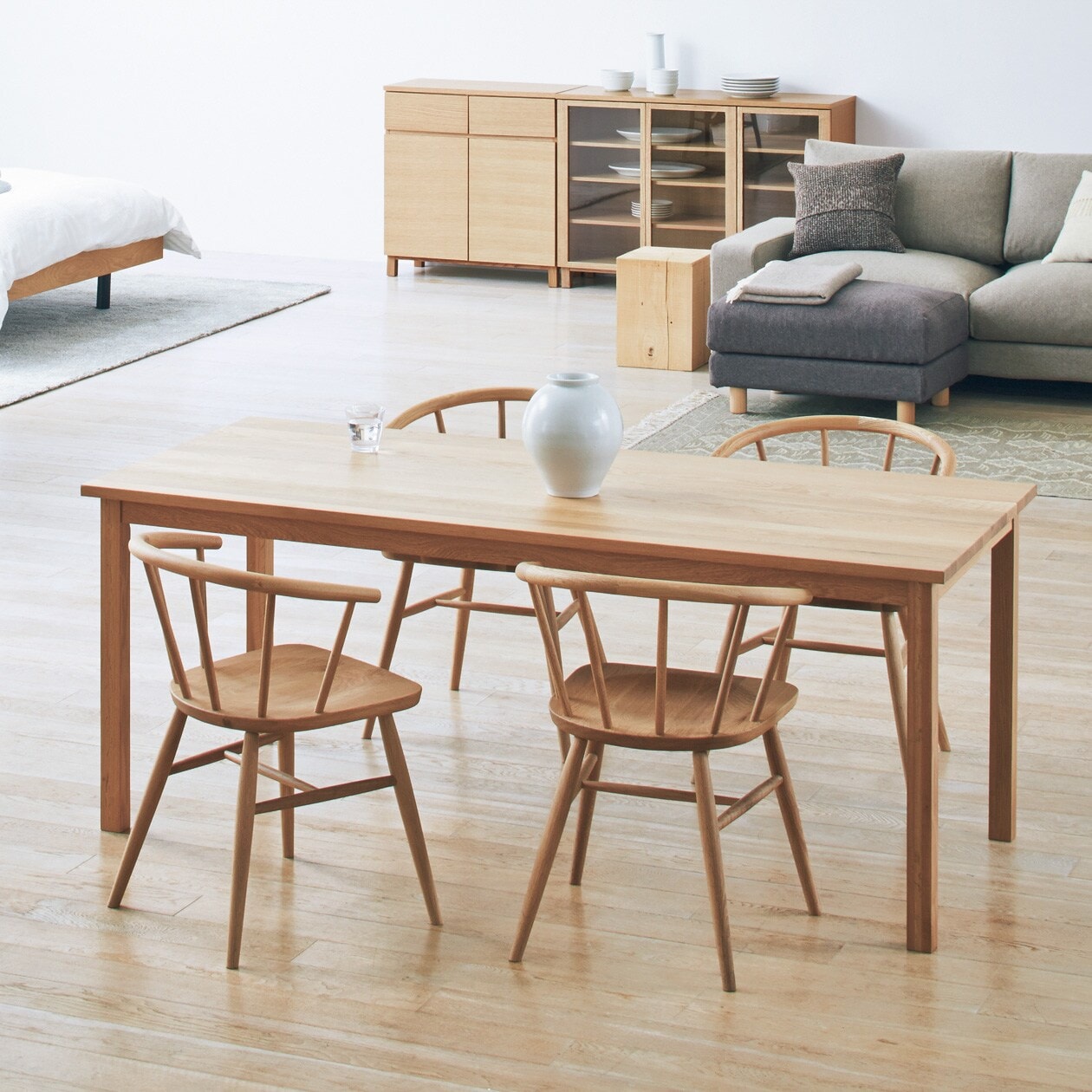 オーク材アームチェア・丸脚