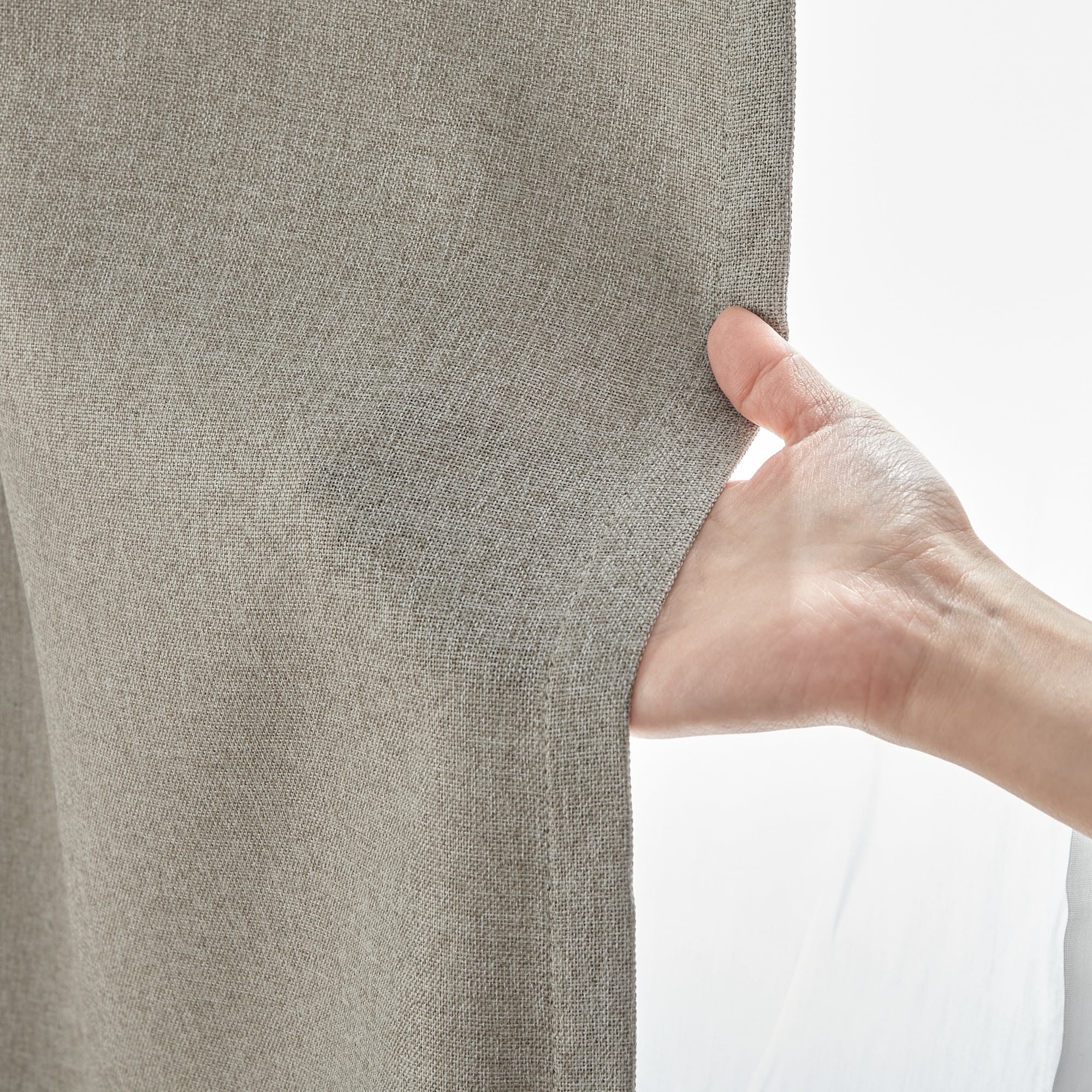 ポリエステルドビー織ノンプリーツカーテン（防炎・遮光性）／ベージュ