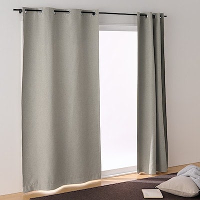 【遮光２級】ポリエステルドビー織ハトメカーテン（防炎・遮光性）／ベージュ