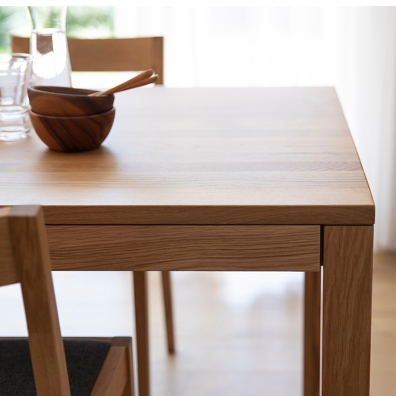 木製テーブル（引出付）／オーク材／幅８０ｃｍ 幅８０×奥行８０×高さ 
