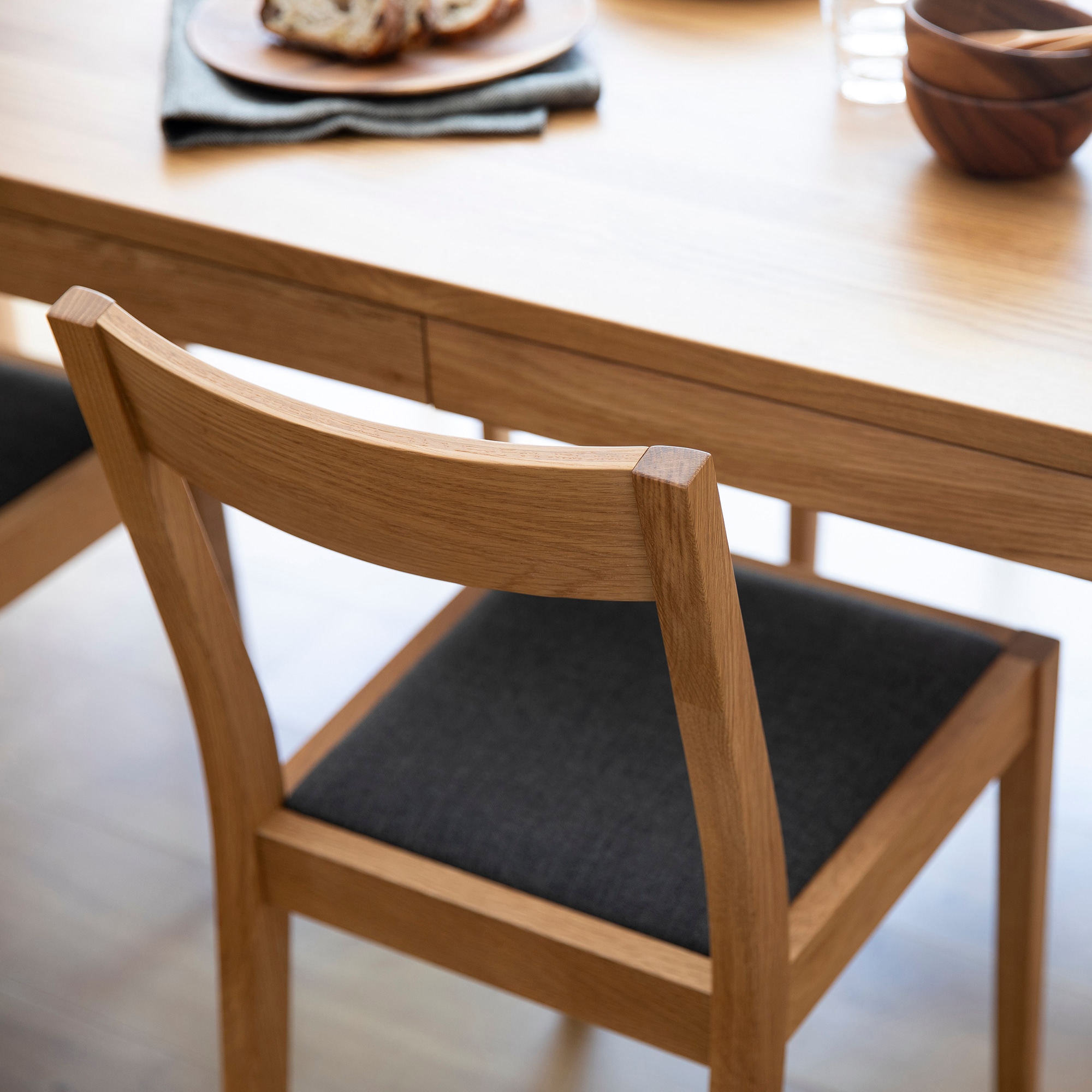 木製テーブル（引出付）／オーク材／幅１８０ｃｍ