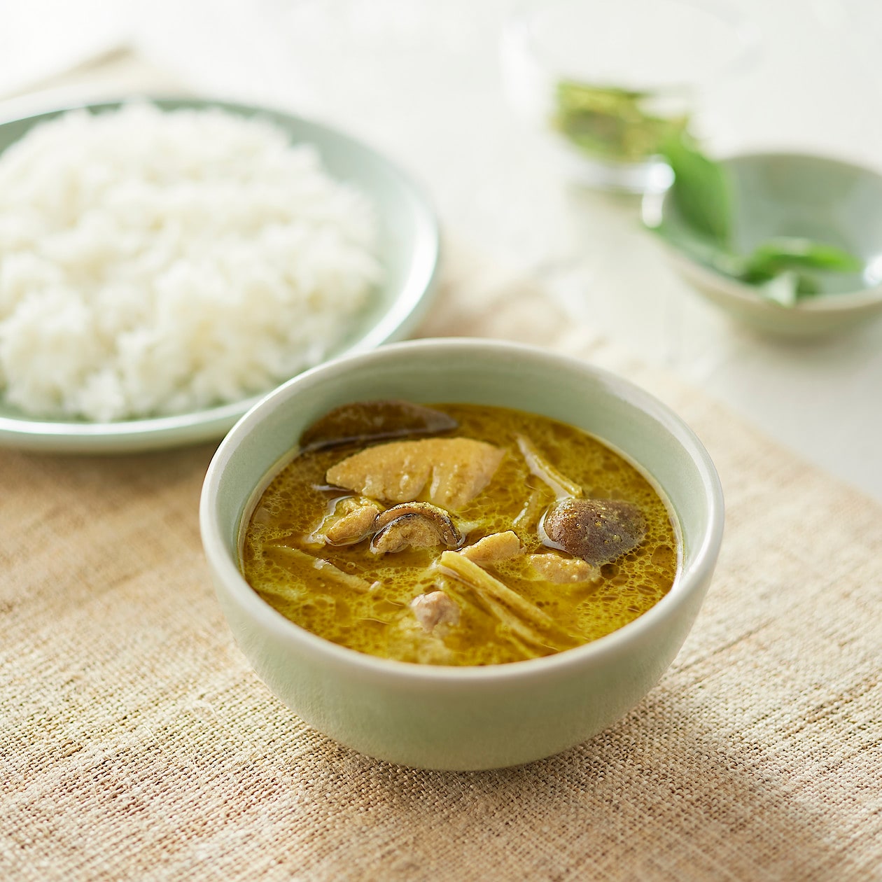 素材を生かしたカレー　グリーン