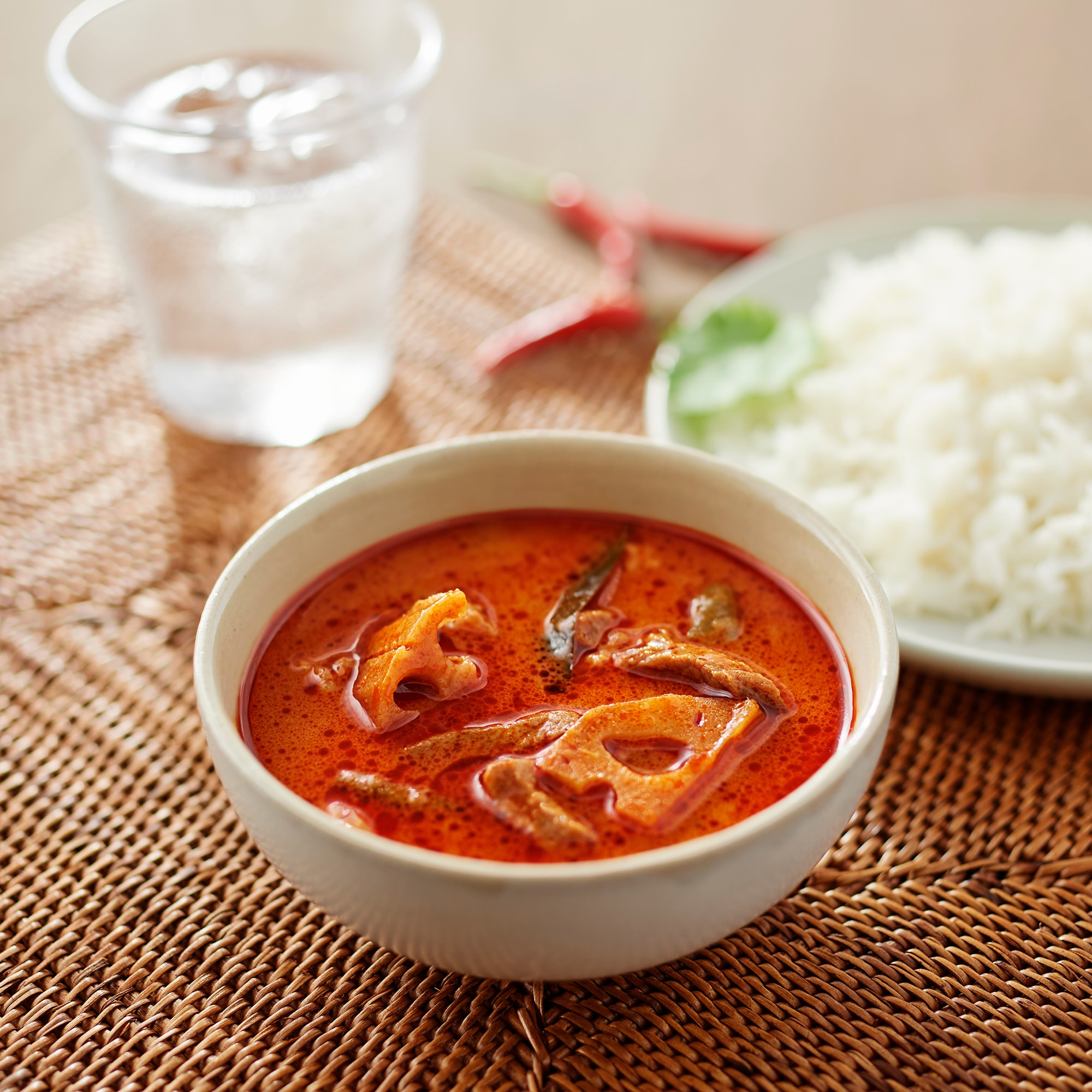 素材を生かしたカレー　レッド