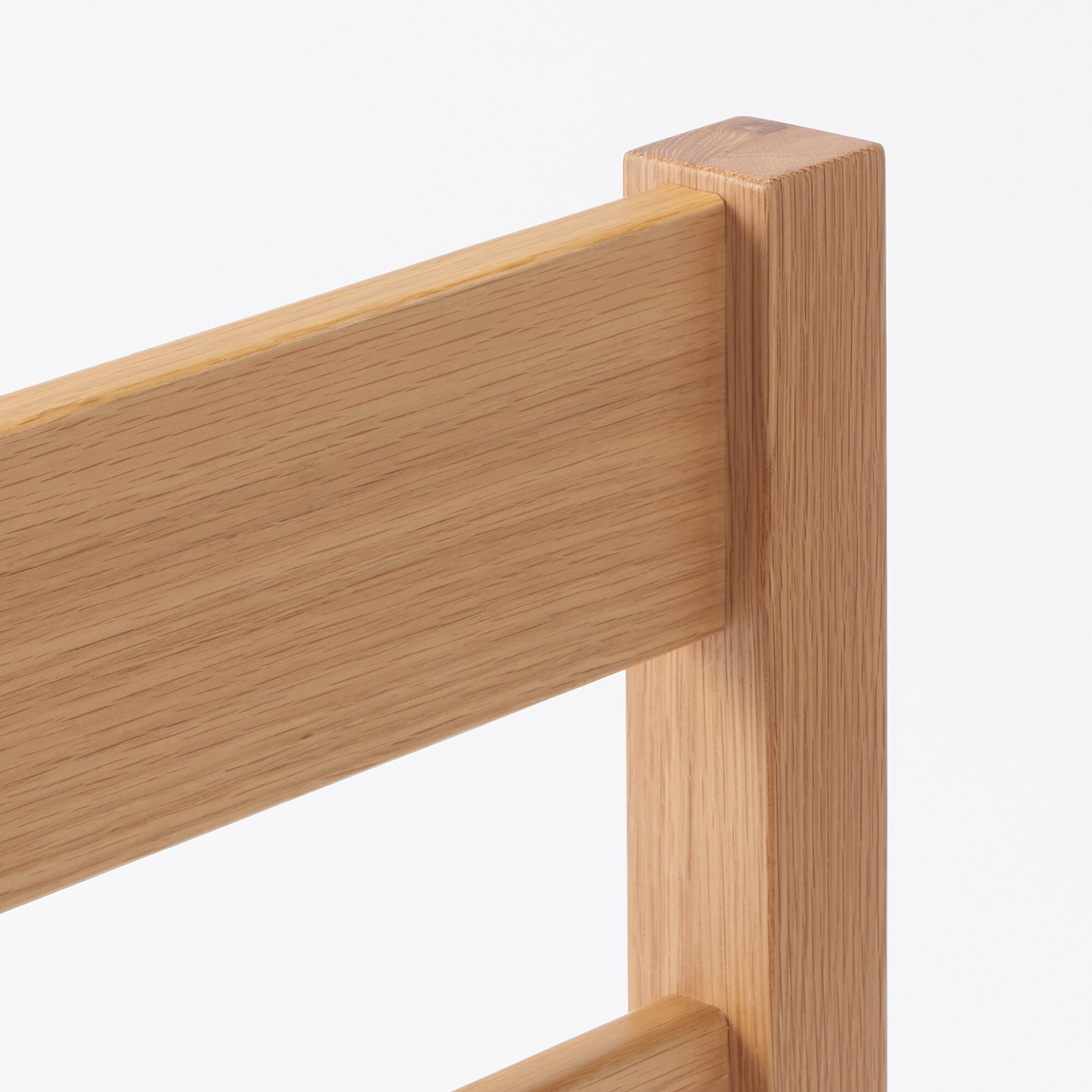 【愛品倶楽部柏店】無印良品 MUJI 木製ベッド オーク材 幕板付 超高密度ポケットコイルマットレス クイーンサイズ 二人用 贅沢な寝心地 木製ベッド | 無印良品