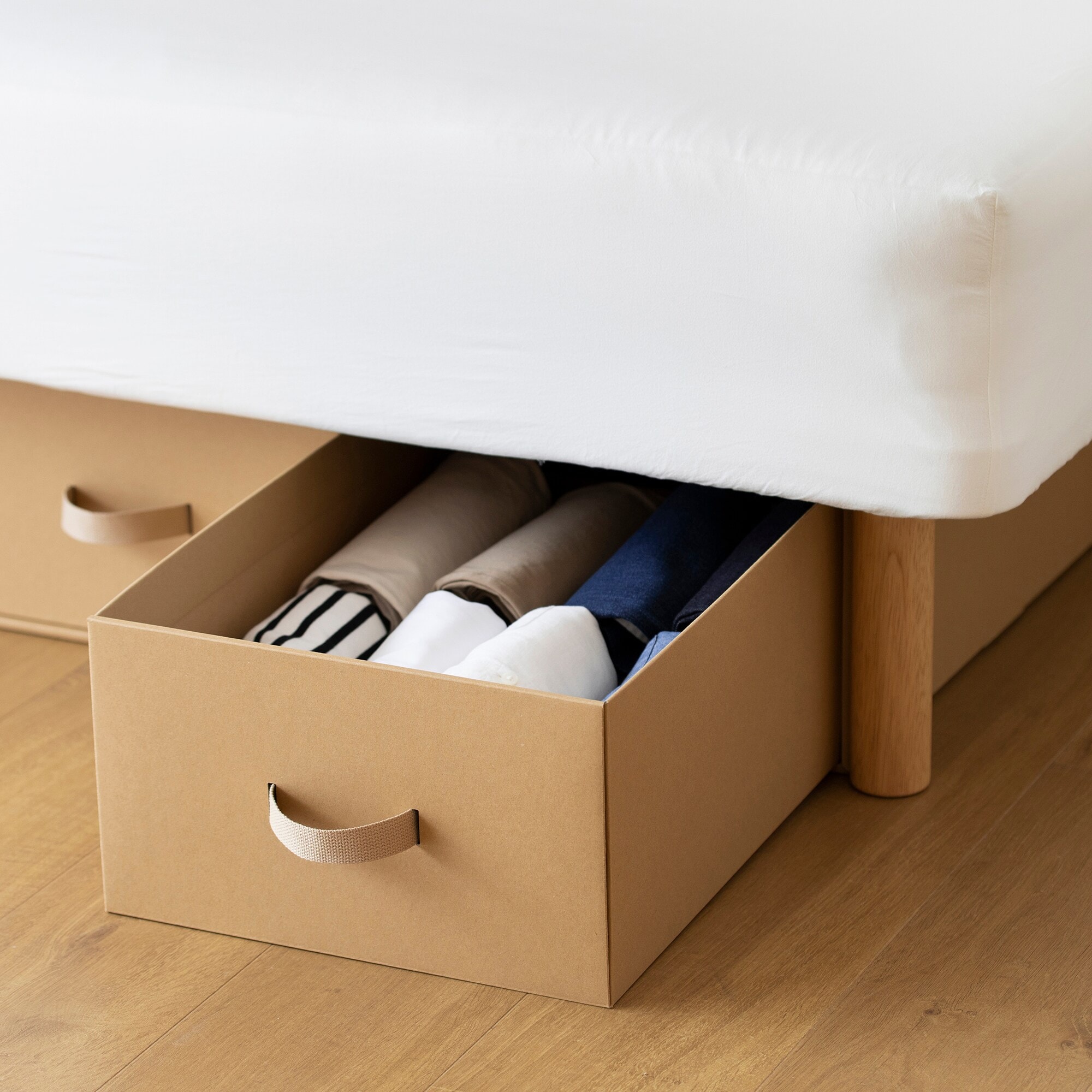 ダンボール衣装ケース