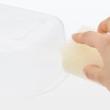 蓋をしたままレンジで使えるフードコンテナ