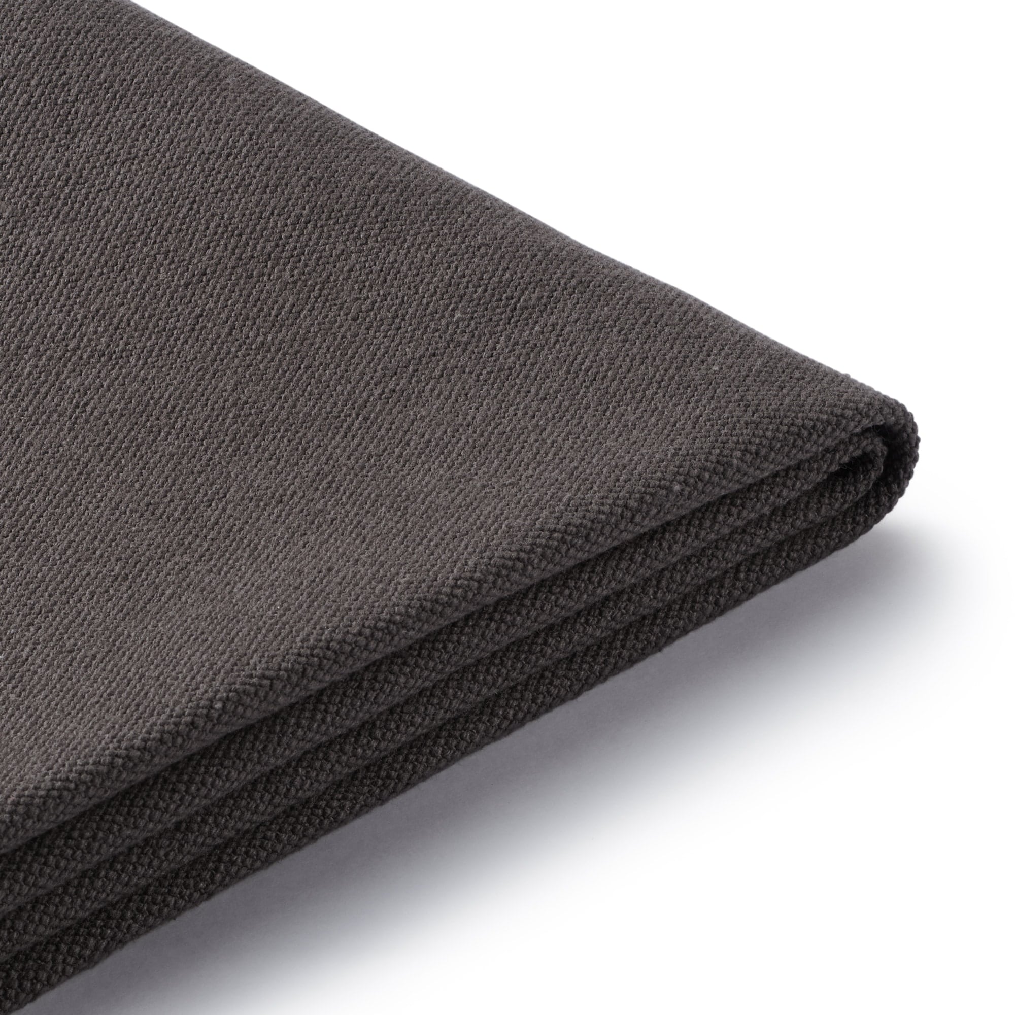 リビングでもダイニングでもつかえる　洗いざらしの綿帆布カバー