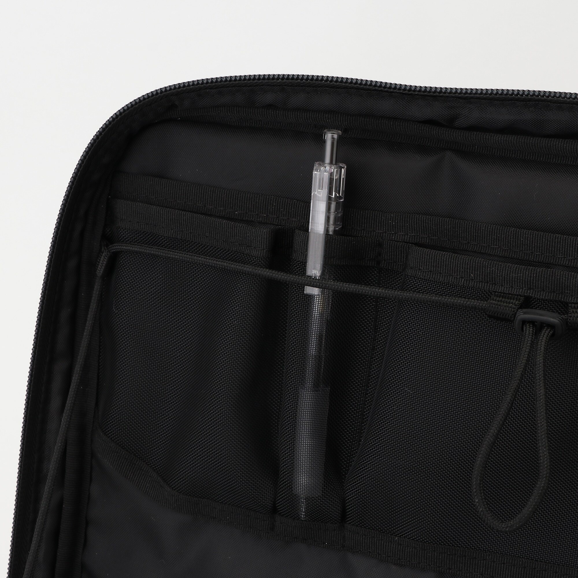 入れたまま使えるパソコンケース