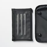 取り外せるペンケース付き手帳カバー