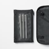 取り外せるペンケース付き手帳カバー