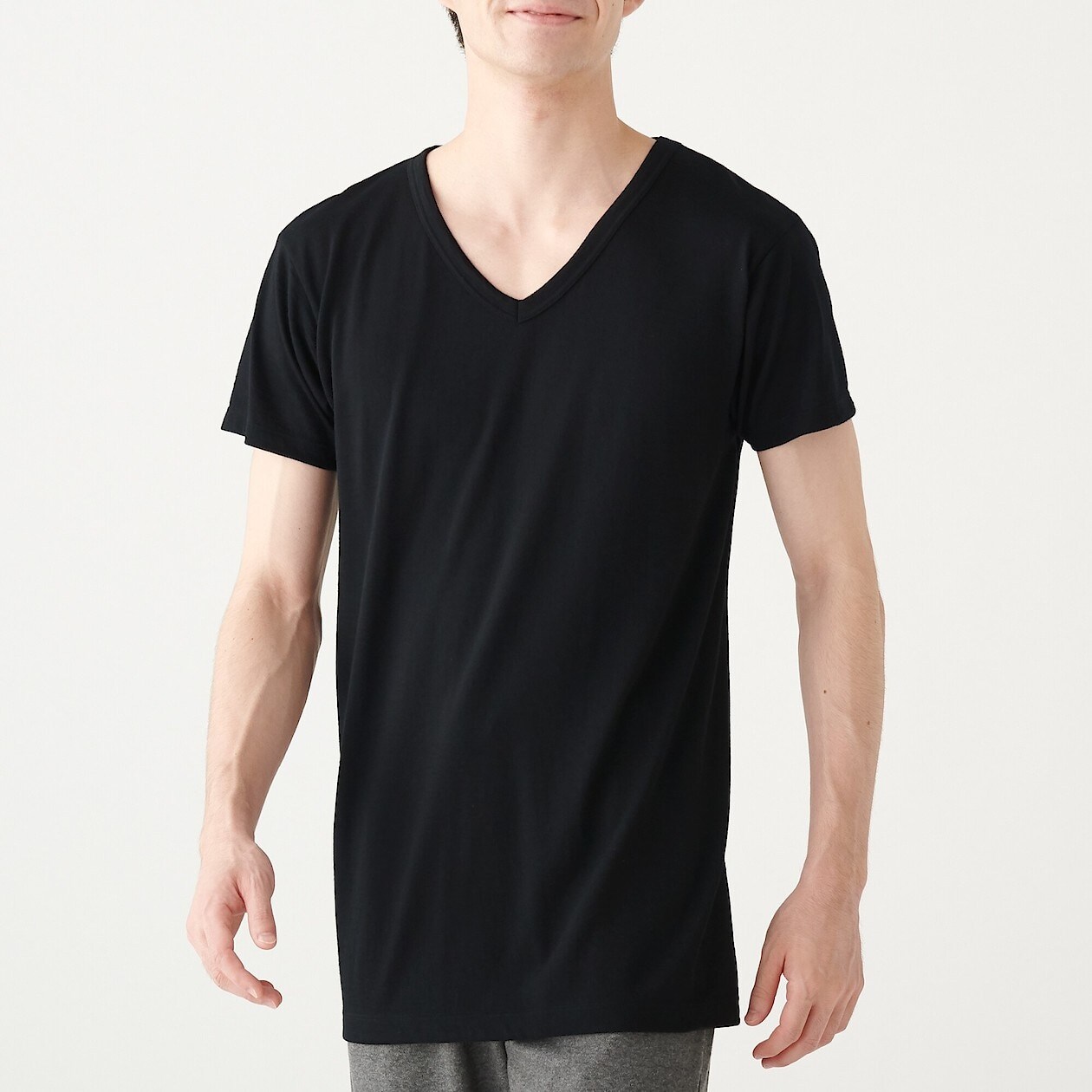 脇に縫い目のない ウールｖネックｔシャツ 紳士ｌ 黒 ウールインナー 紳士 メンズ 通販 無印良品