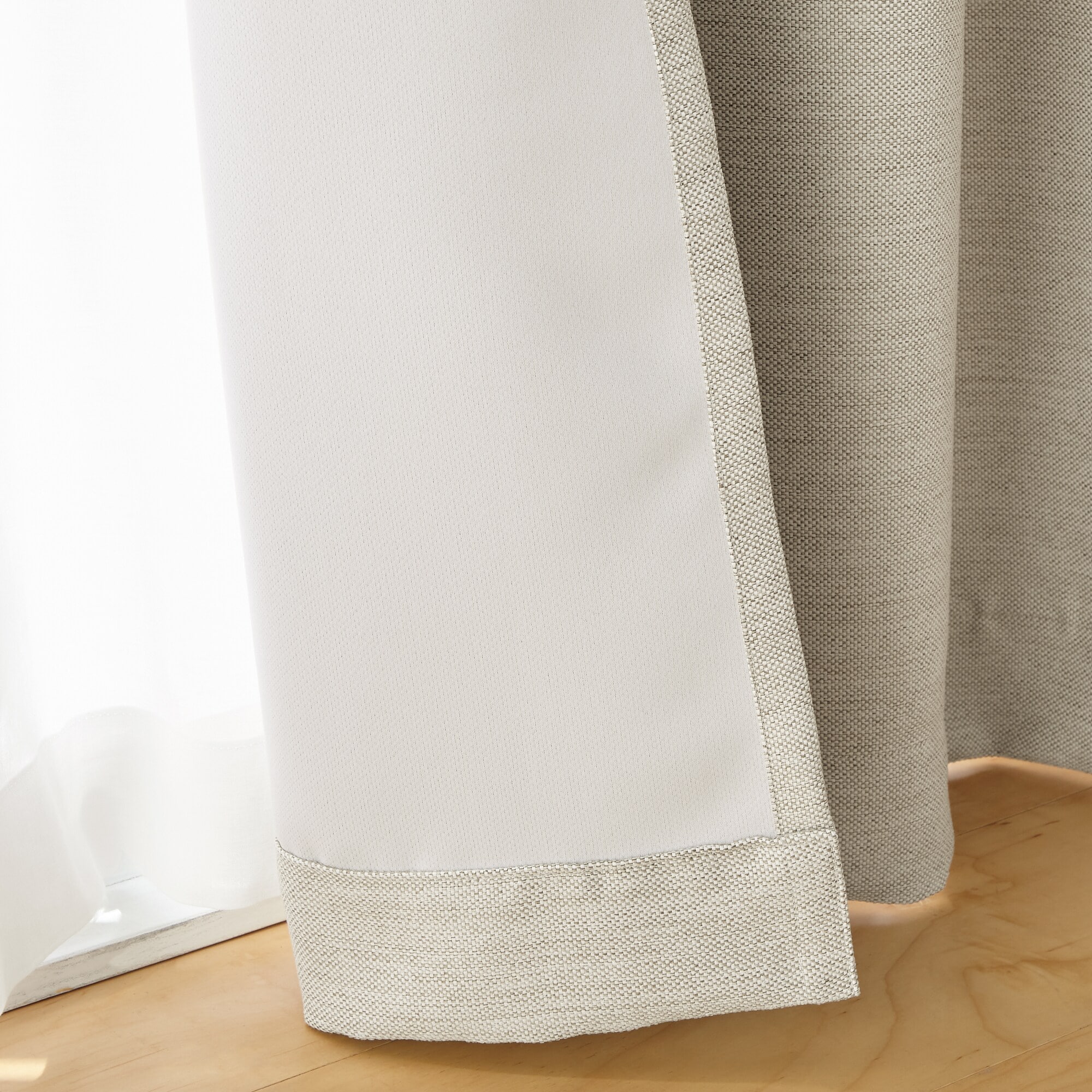 ポリエステル二重織プリーツカーテン（防炎・遮光性）／ベージュ