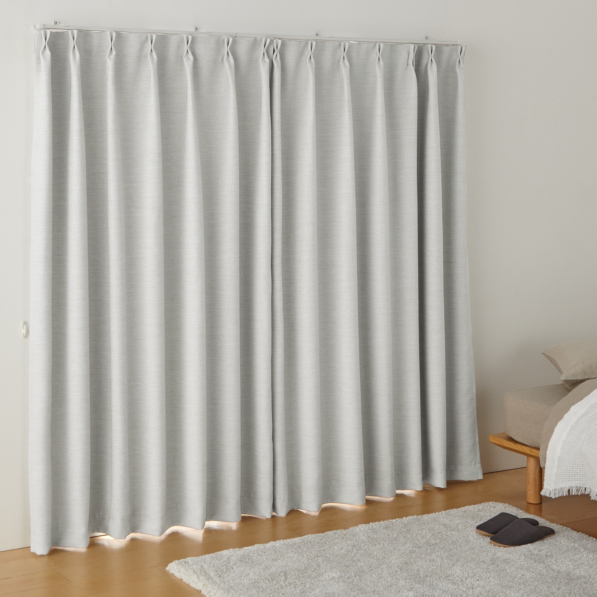 ポリエステル二重織プリーツカーテン（防炎・遮光性）／ライトグレー