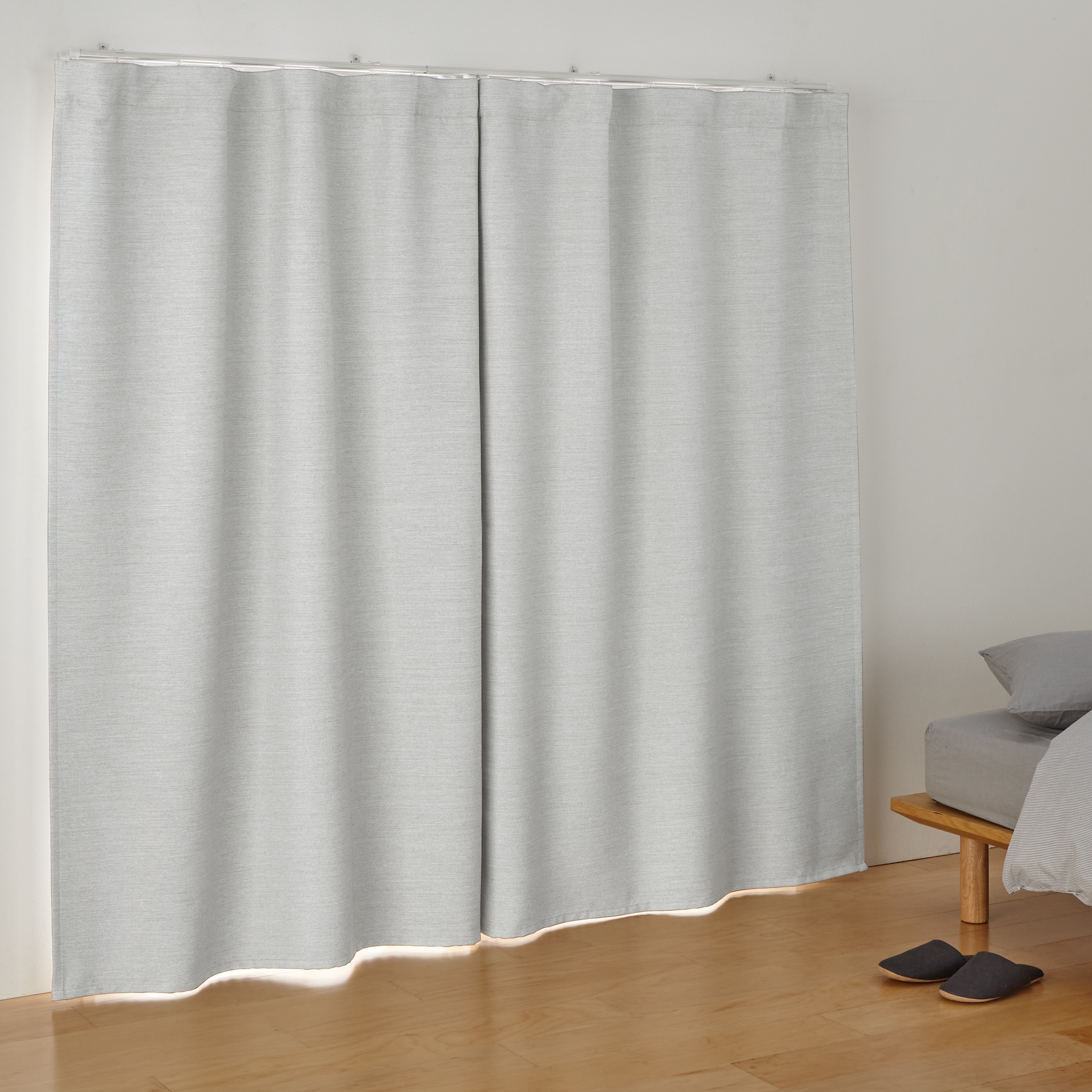 ポリエステル二重織ノンプリーツカーテン（防炎・遮光性）／ライト