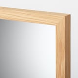 壁に付けられる家具ミラー