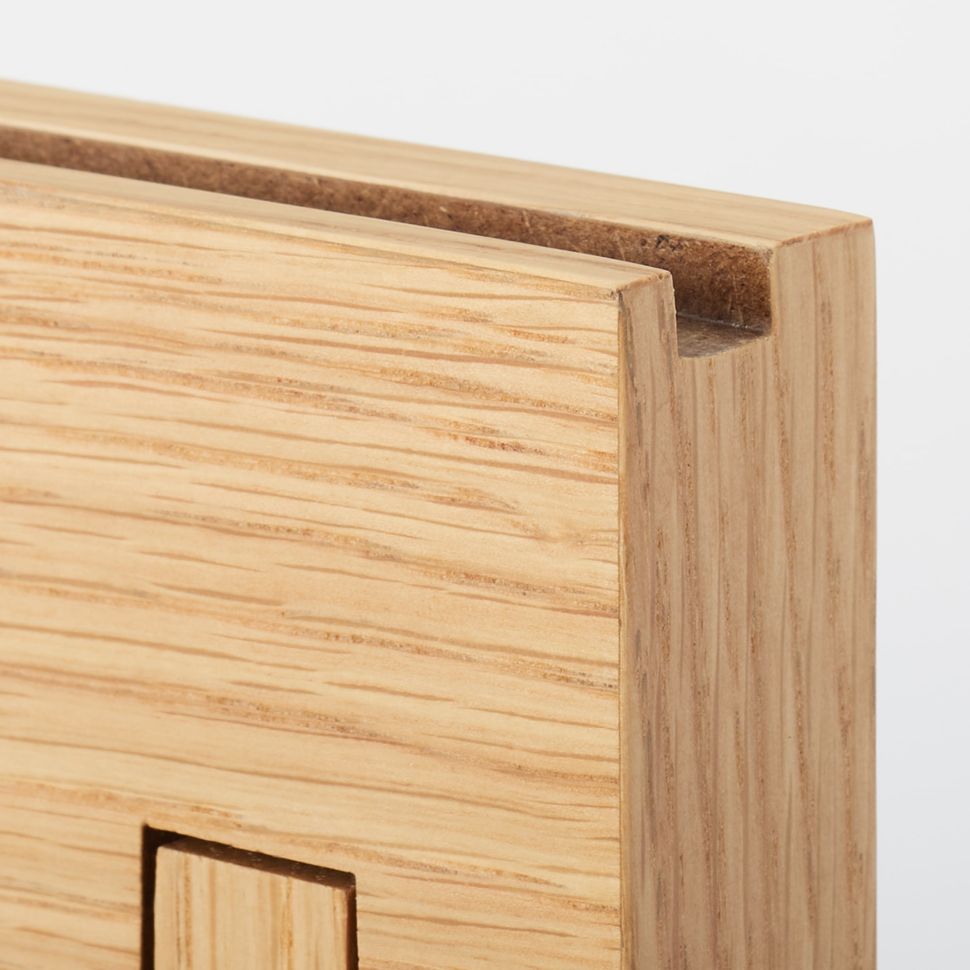 壁に付けられる家具３連ハンガー