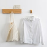 壁に付けられる家具３連ハンガー