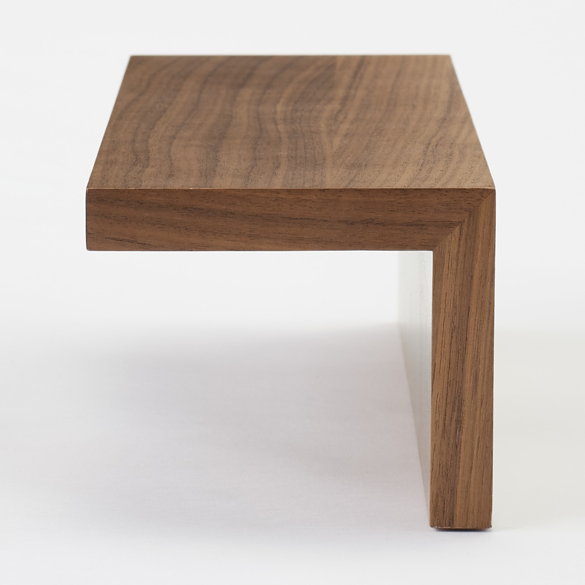 壁に付けられる家具棚