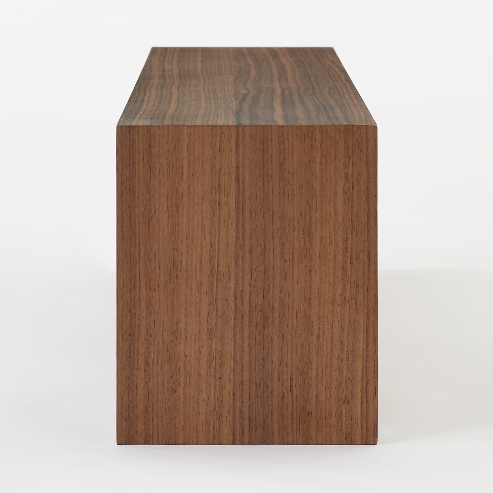 壁に付けられる家具箱