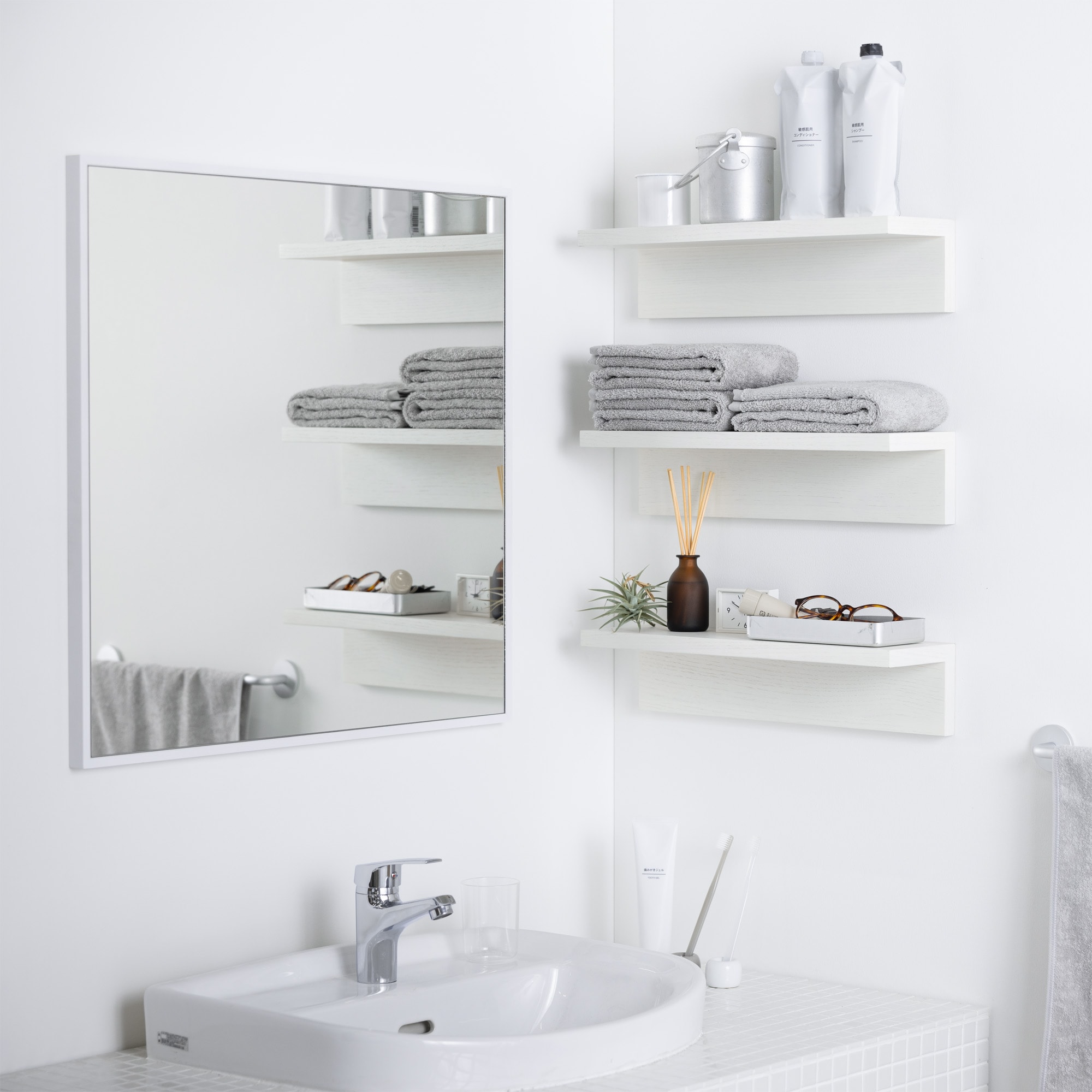 壁に付けられる家具棚