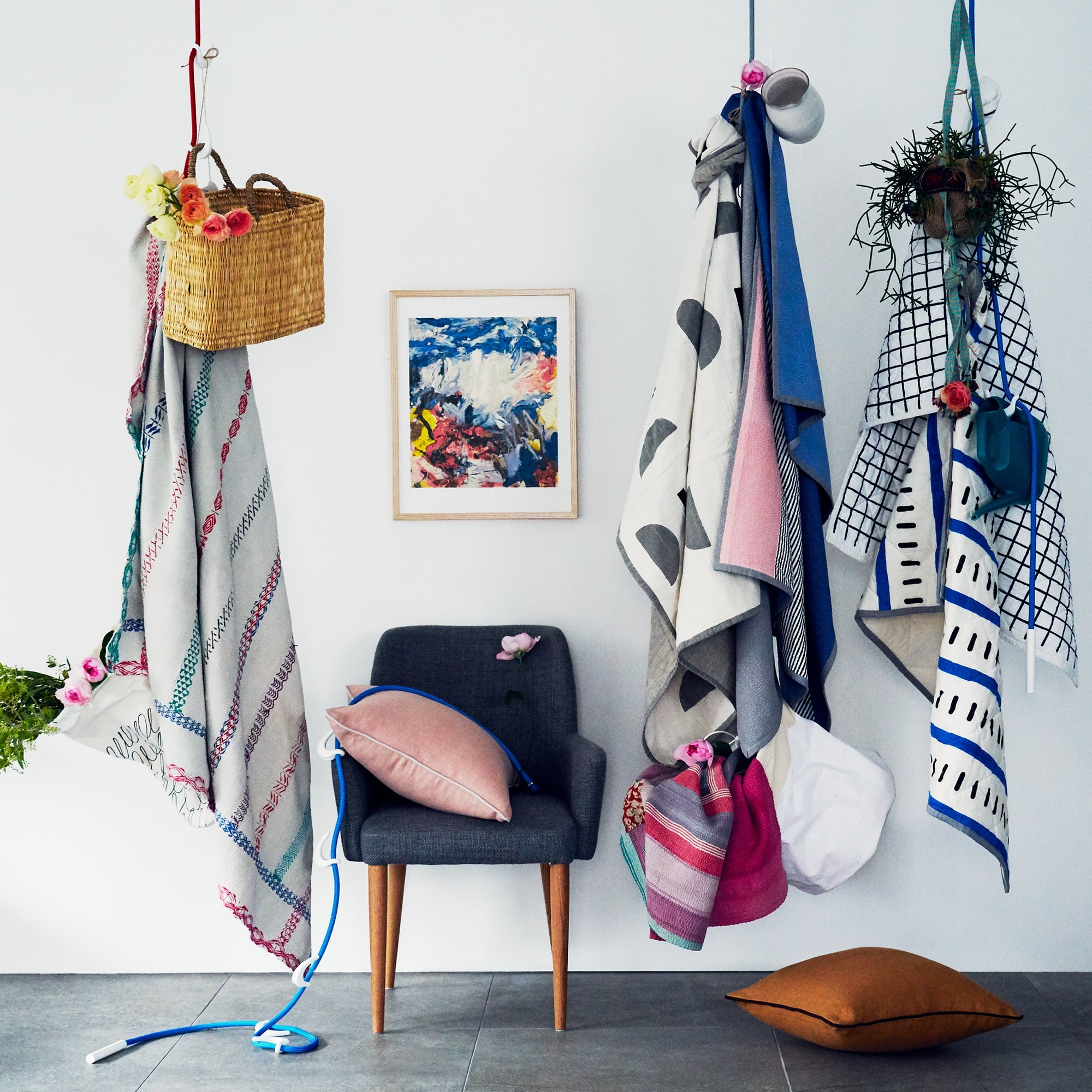 ［ＩＤＥＥ］ＬＩＥＶＲＥ　ＡＲＭ　ＣＨＡＩＲ　ＧＲＡＹ　ＮＡ　Ｌｅｇｓ